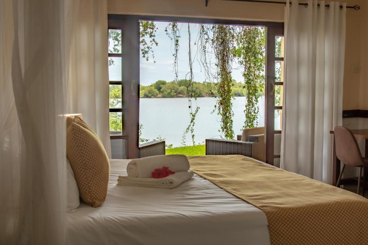 The Victoria Falls Waterfront Livingstone Exterior foto