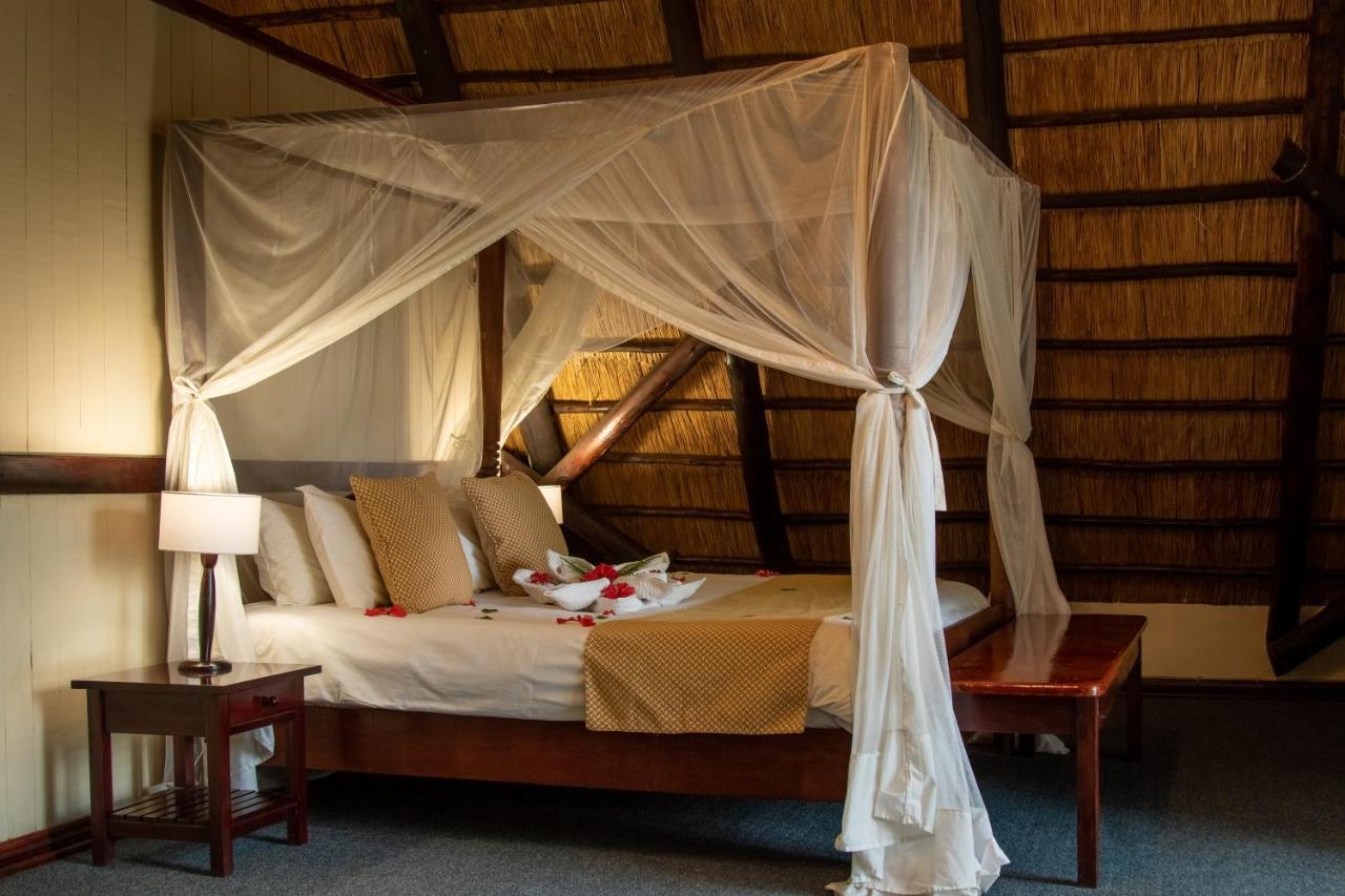 The Victoria Falls Waterfront Livingstone Exterior foto