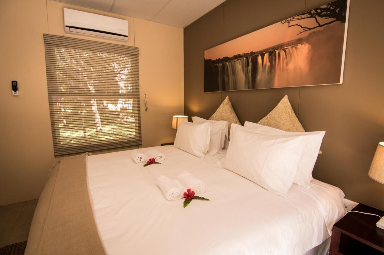 The Victoria Falls Waterfront Livingstone Exterior foto